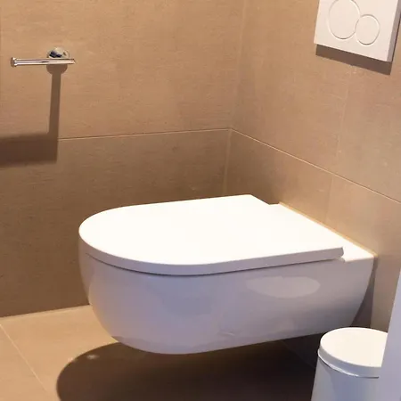 Modern & Cozy Near بيت للعطل *