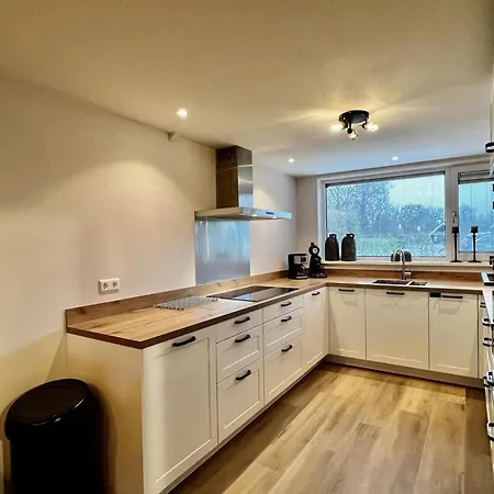 Comfortable And Modern Furnished Home, Sleeps 6, Wifi On Quiet Close To Beach, Woods And Dunes 別荘 *