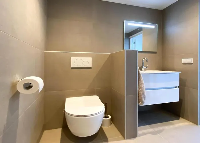 Comfortable And Modern Furnished Home, Sleeps 6, Wifi On Quiet Close To Beach, Woods And Dunes Casa de Férias Sint Maartensvlotbrug