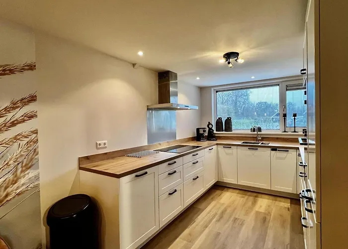 Comfortable And Modern Furnished Home, Sleeps 6, Wifi On Quiet Close To Beach, Woods And Dunes Casa de Férias *