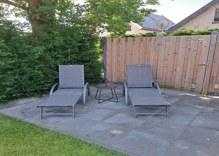 Comfortable And Modern Furnished Home, Sleeps 6, Wifi On Quiet Close To Beach, Woods And Dunes Sint Maartensvlotbrug