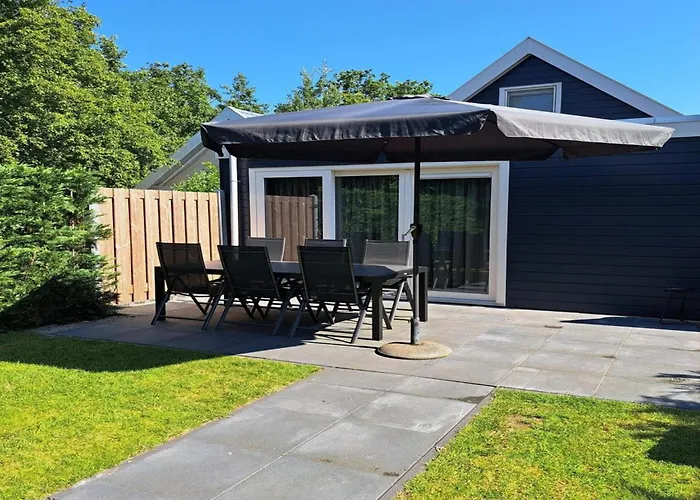 Casa de Férias Comfortable And Modern Furnished Home, Sleeps 6, Wifi On Quiet Close To Beach, Woods And Dunes