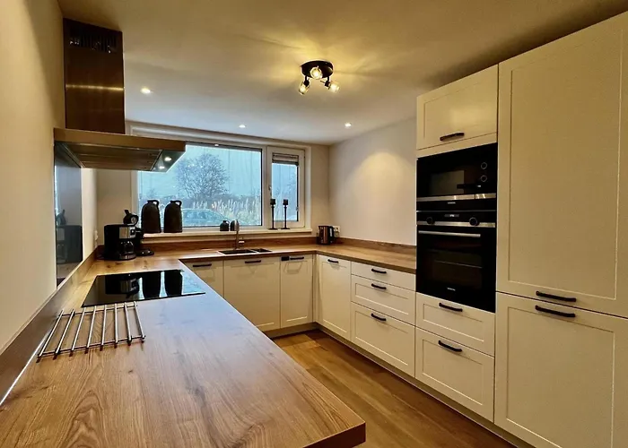 Comfortable And Modern Furnished Home, Sleeps 6, Wifi On Quiet Close To Beach, Woods And Dunes * Sint Maartensvlotbrug